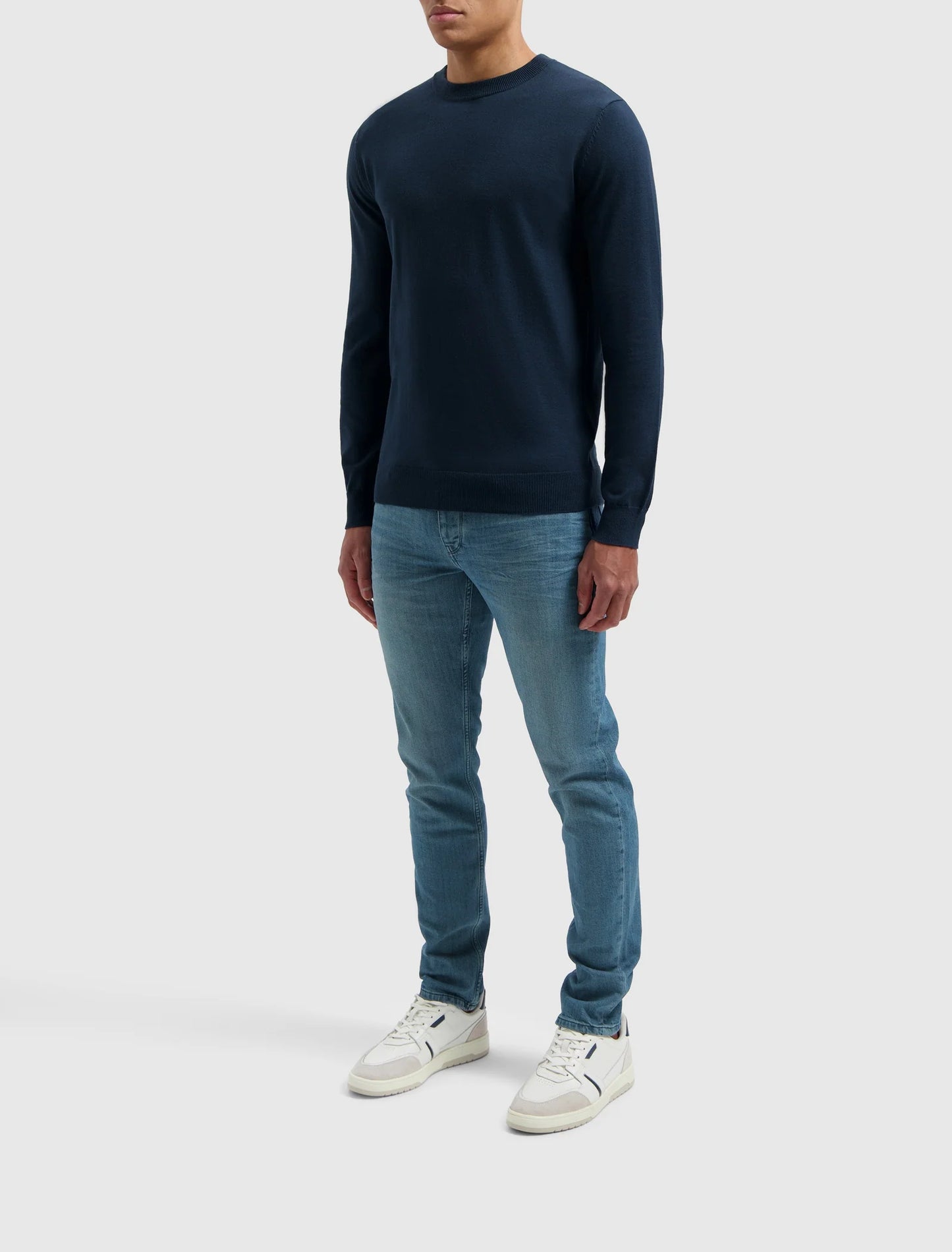ESSENTIAL KNITWEAR CREWNECK SWEATER