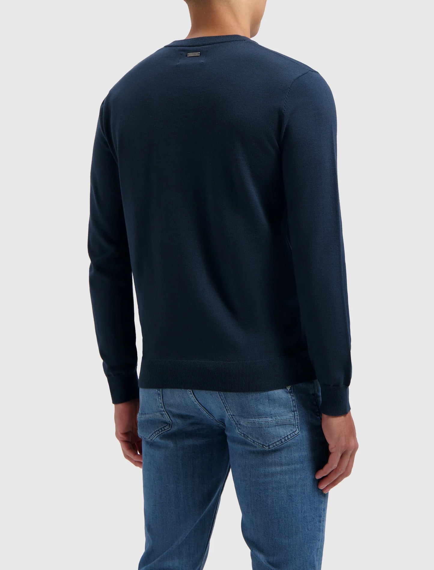ESSENTIAL KNITWEAR CREWNECK SWEATER